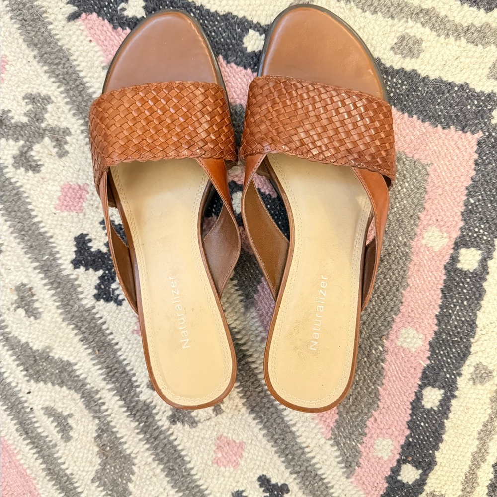 Naturalizer Women's Tan Woven Sandals